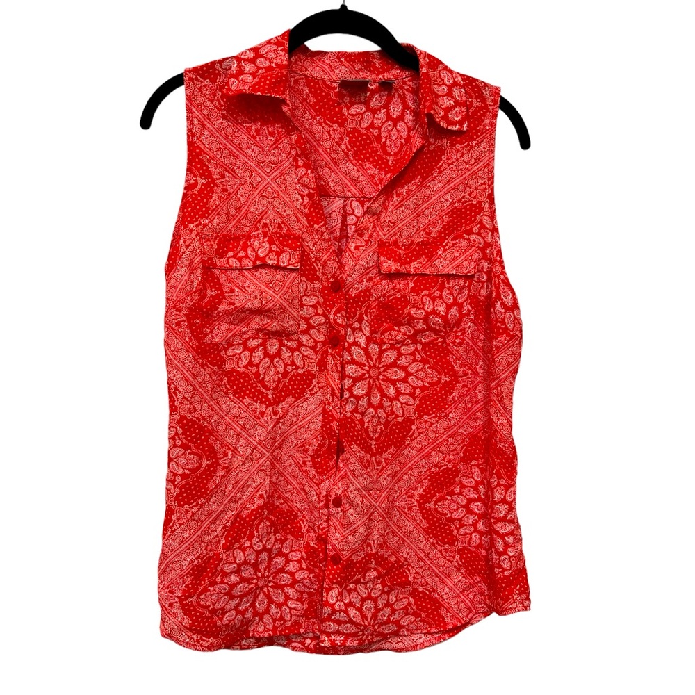 Beautiful bandanna blouse!